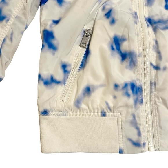 Levi's Bomber Jacket Melanie in Tie Dye Blue & White size Small NWT - Picture 5 of 10